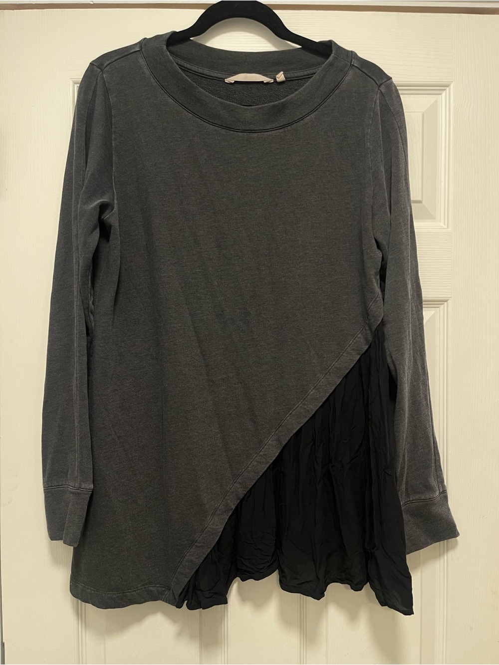 Soft Surroundings Women’s Size M Gray Black Mixed Media Asymmetrical Long Sleeve